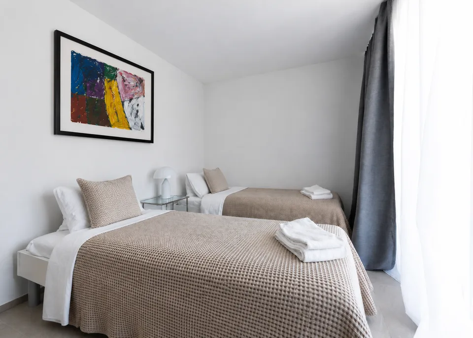 Grosszügige, möblierte 3.5-Zimmer-Wohnung mit zwei Balkonen in Zürich Wiedikon – Foto 11 von 16