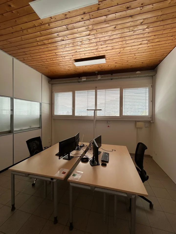 Ufficio completamente attrezzato a Caslano
