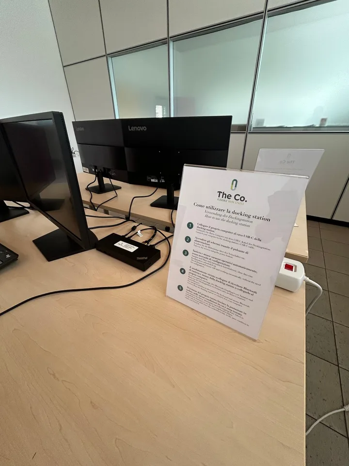 Büro komplett ausgestattet in Caslano