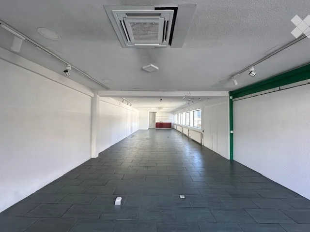 Lokal Gewerbeimmobilie von 170 m² in Uvrier - Ideal für Ihre Aktivität