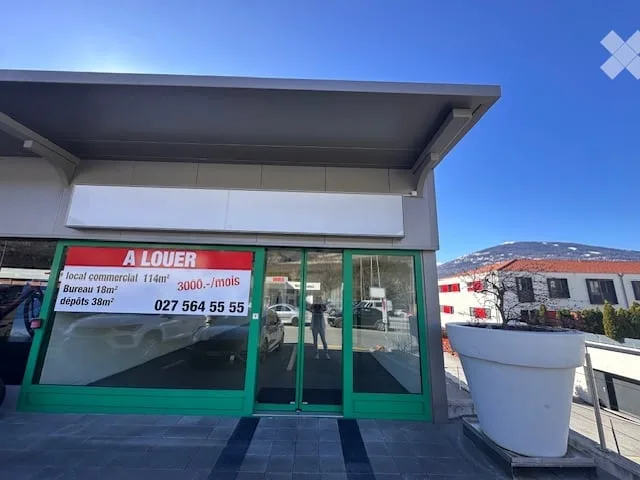 Local commercial de 170 m² à Uvrier - Idéal pour votre activité