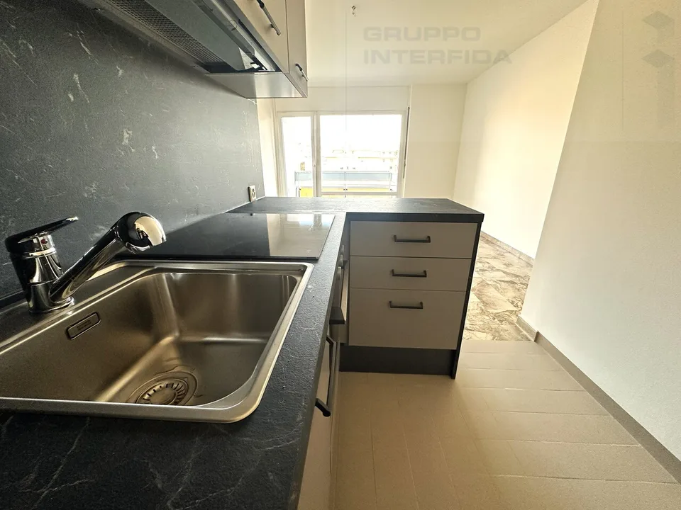 HELLDURCHLÄSSIGE 2.5-ZIMMER-WOHNUNGEN RENOVIERTE