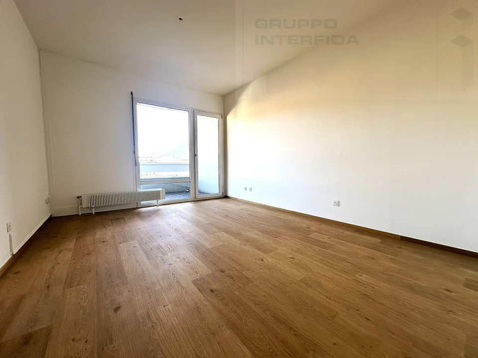 HELLDURCHLÄSSIGE 2.5-ZIMMER-WOHNUNGEN RENOVIERTE