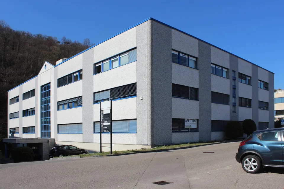 MANNO - Affittasi uffici 260 e 330 Mq