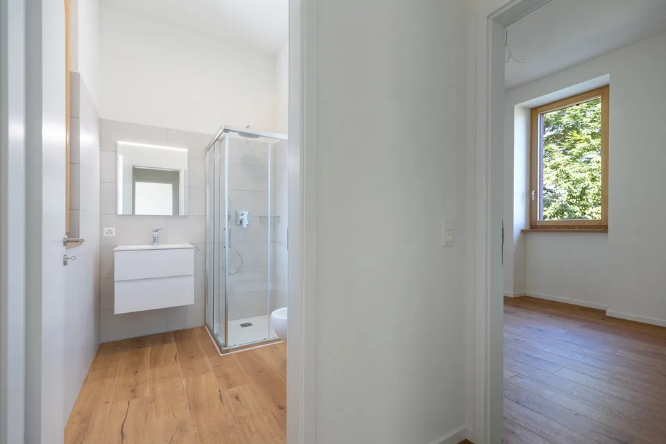 Ehemalige, komplett renovierte Villa, zur ersten Vermietung mit Terrasse
