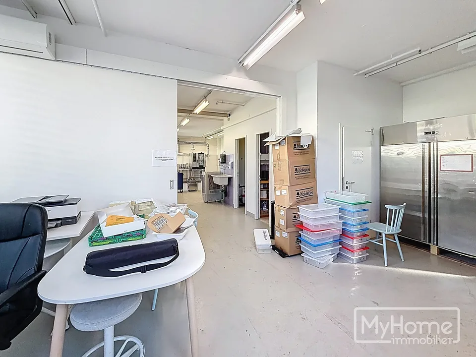 Local commercial de 153m² à louer à Lonay