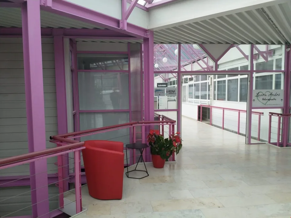 SURFACE COMMERCIALE/BUREAU/CABINET MEDICAL/ACTIVITES SPORTIVES