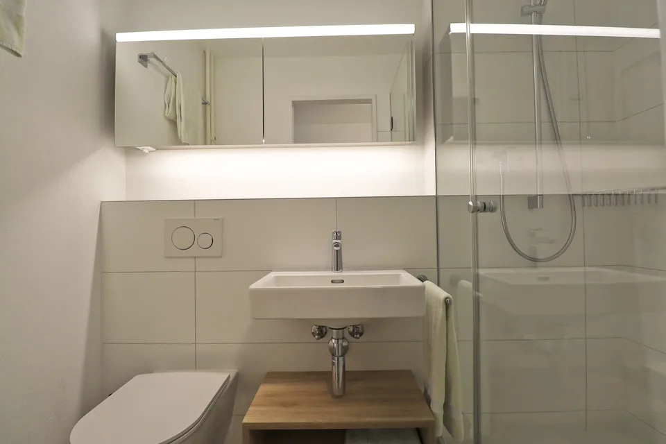 Exklusive möblierte Apartments mit eigenem Badezimmer und Kochzeile an Toplage – photo 11 sur 16