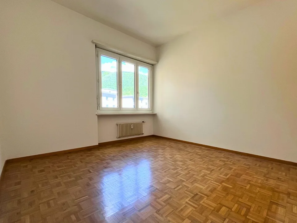 Helllichtes 3.5-Zimmer-Apartment in Chiasso-Zentrum, strategisch günstig und gut erschlossen – Foto 7 von 13