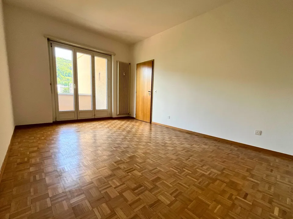 Helllichtes 3.5-Zimmer-Apartment in Chiasso-Zentrum, strategisch günstig und gut erschlossen – Foto 11 von 13
