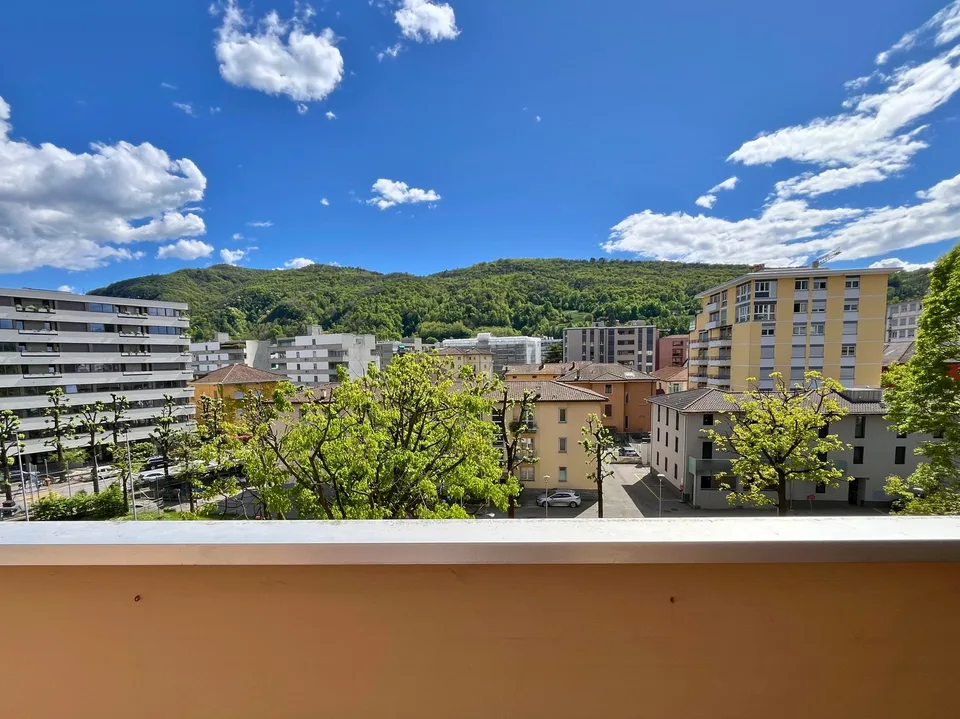 Helllichtes 3.5-Zimmer-Apartment in Chiasso-Zentrum, strategisch günstig und gut erschlossen – Foto 8 von 13