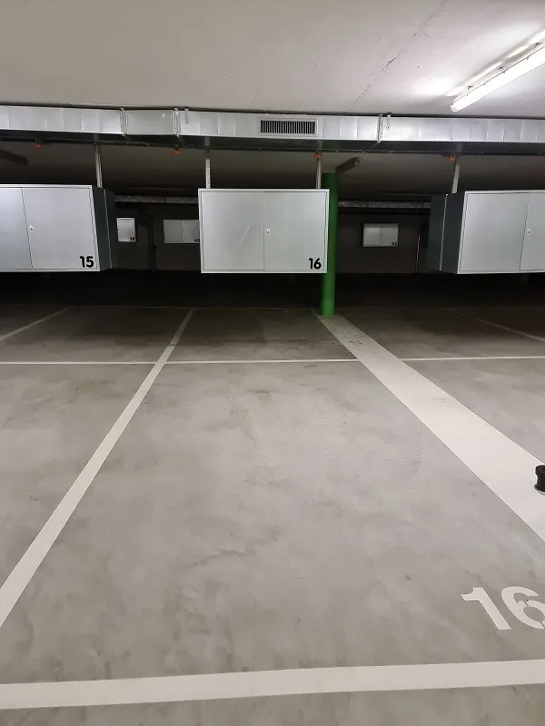 Einstellhallenplatz an zentraler Lage in Bonstetten zu vermieten