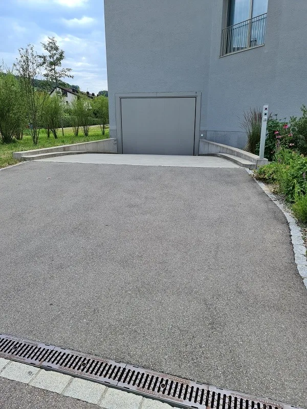 Einstellhallenplatz an zentraler Lage in Bonstetten zu vermieten