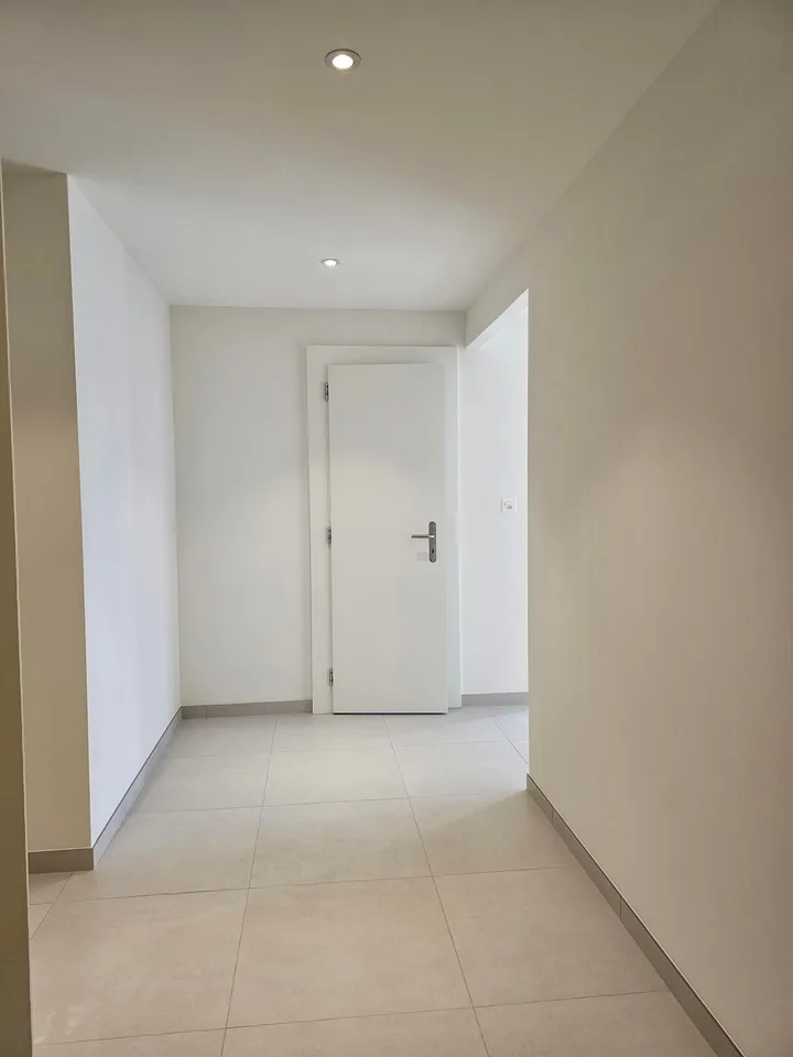 Appartamento ristrutturato di 2.5 locali a Môtiers – foto 7 di 12