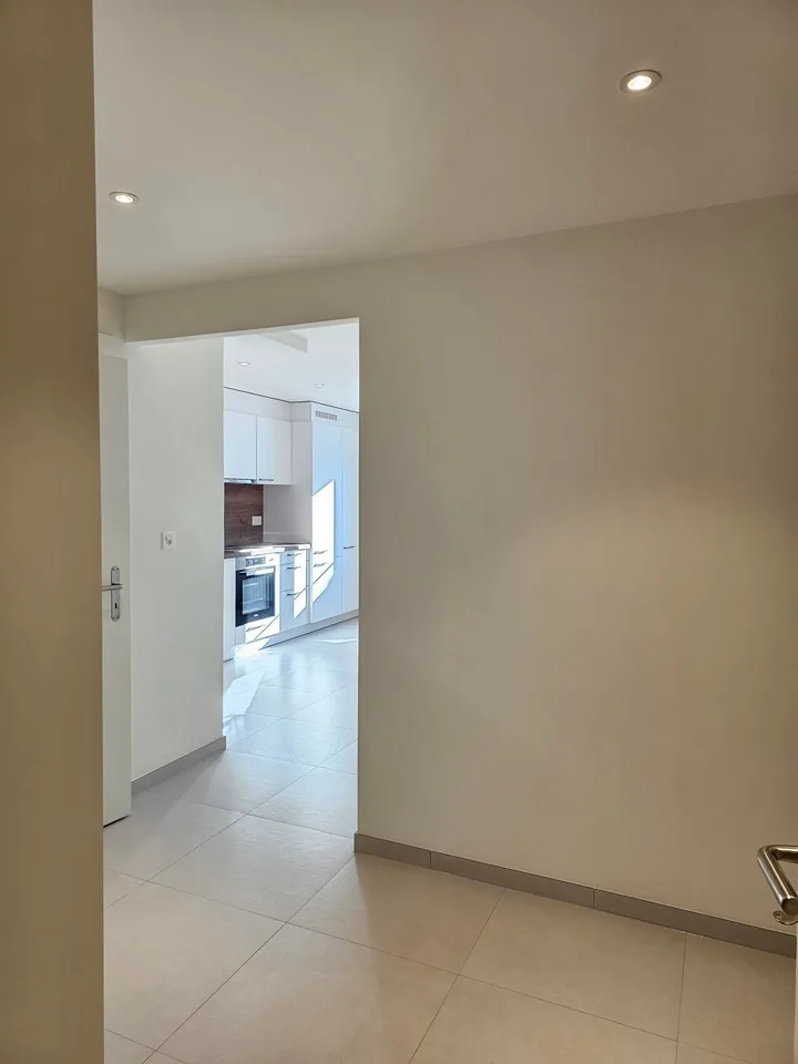 Appartamento ristrutturato di 2.5 locali a Môtiers – foto 6 di 12