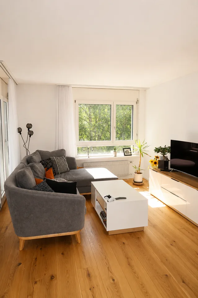 Moderne und helle 3.5-Zimmer-Wohnung mit Balkon