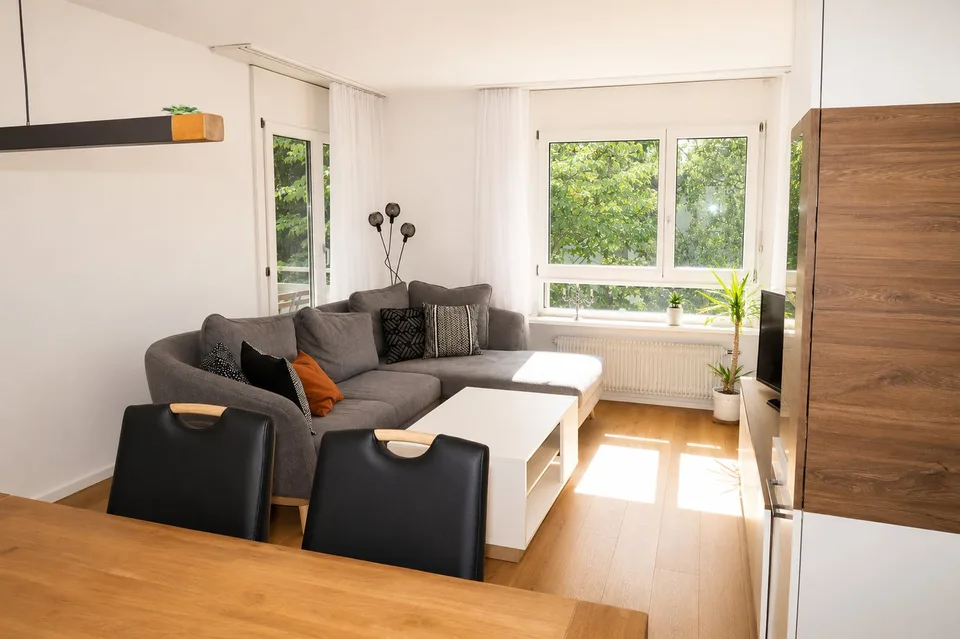 Moderne und helle 3.5-Zimmer-Wohnung mit Balkon