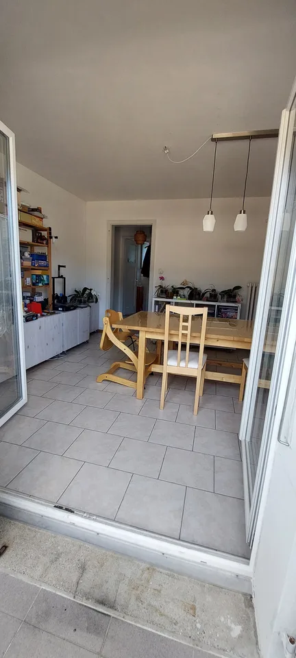 Helles 3-Zimmer-Apartment mit Balkon in Fleurier