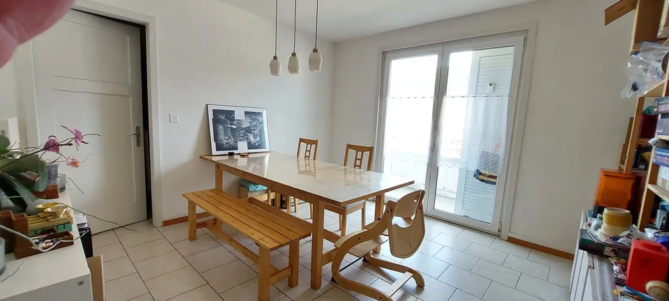 Helles 3-Zimmer-Apartment mit Balkon in Fleurier