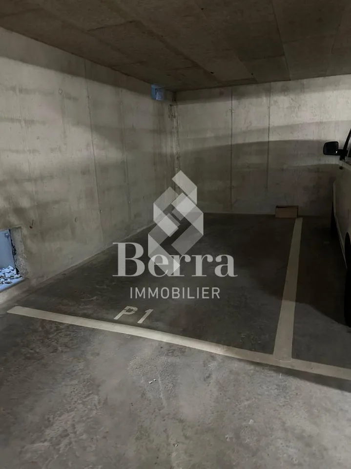 12 Places de Parc en Parking Souterrain
