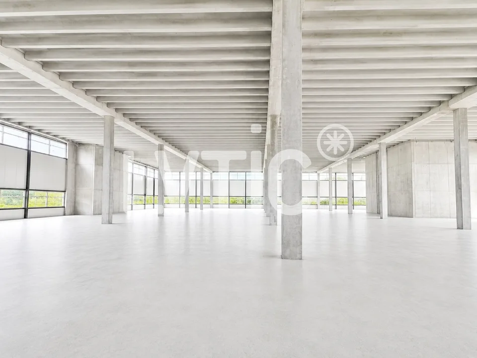 Industriehalle von 3200 m2 teilbar 1500 m2 zur Miete in Domdidier – Foto 6 von 9