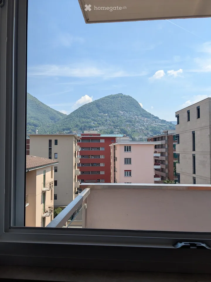 Helles Zimmer zur Miete (5. Stock, Blick und Balkon)