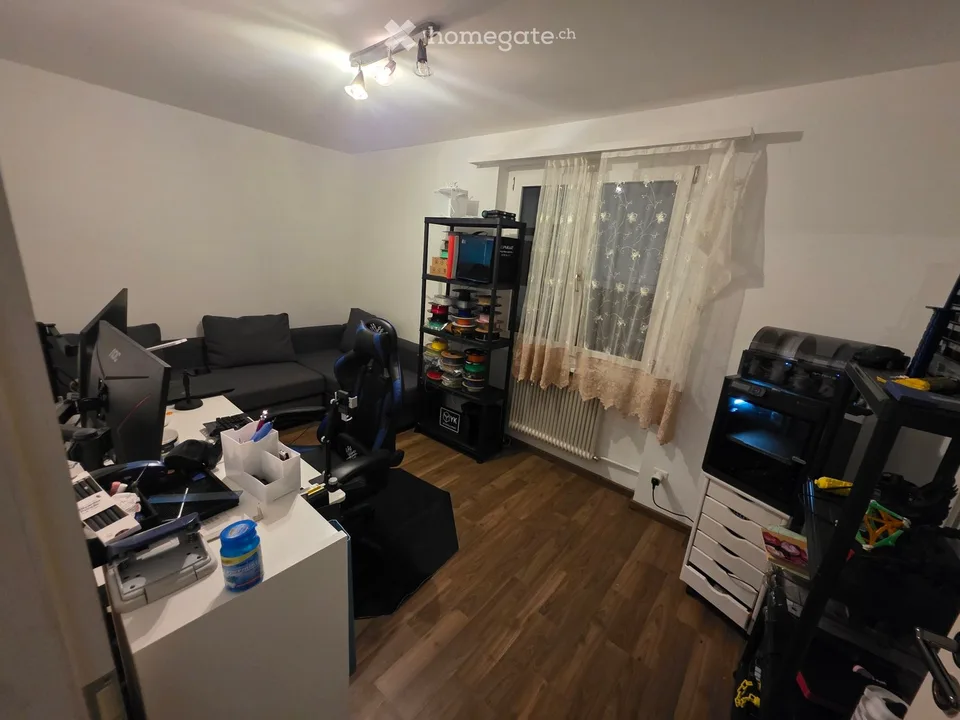 Top Location 3.5-Room Apartment with Winter Garden & Garage