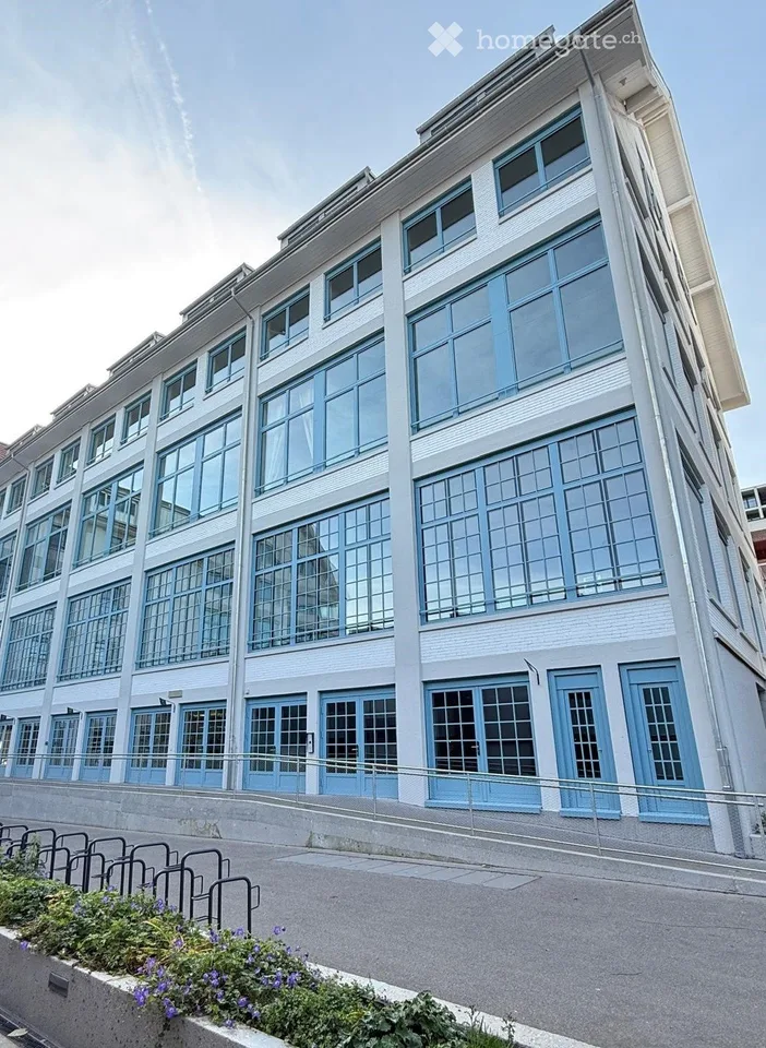Modernes Büro im Erdgeschoss an der Fabrikgasse 3c in Horgen