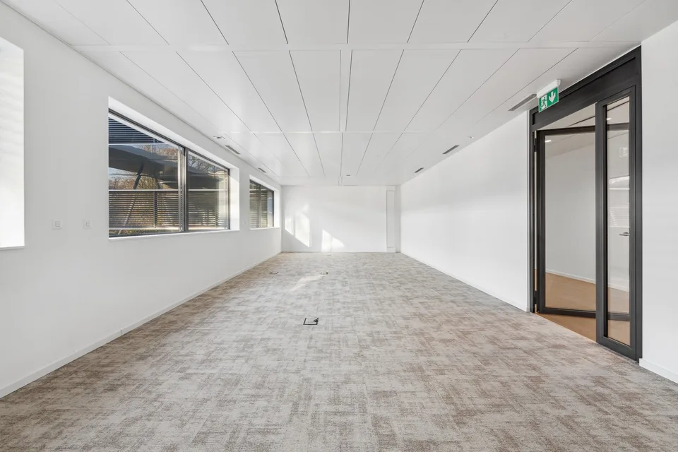 Ufficio di 142 m² in affitto a Terre Bonne – foto 6 di 7
