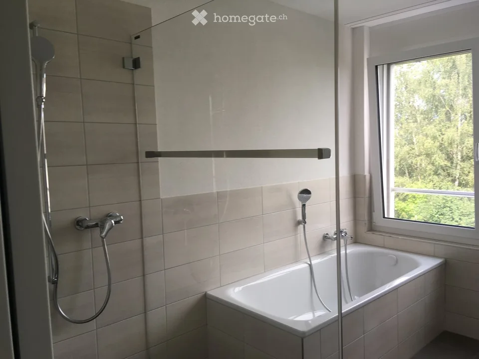 Moderne 3.5-Zimmer-Wohnung mit Seeblick in Uttwil – Erstbezugsqualität am Bodensee