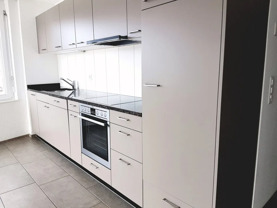 Appartamento moderno 3.5 locali con balcone e ascensore a Pieterlen – foto 6 di 6