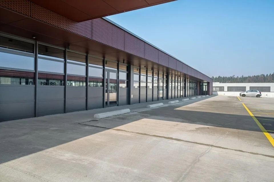 Spazi commerciali a livello del suolo per artigiani e commercianti