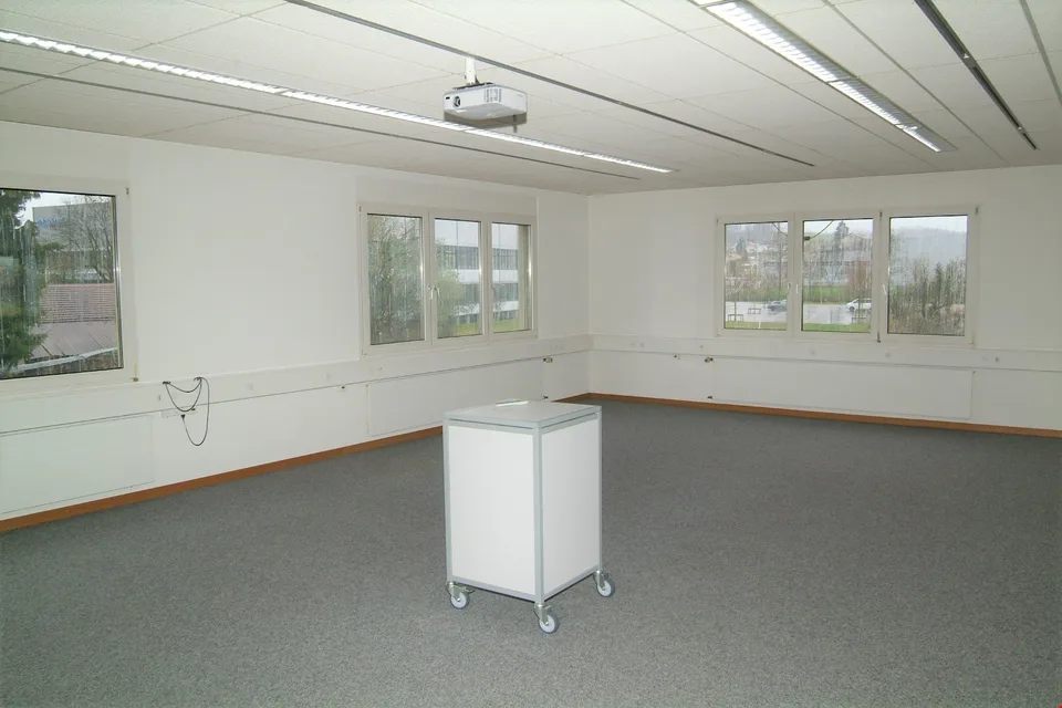 ruhiges Büro/Atelier mit guter Verkehrsanbindung