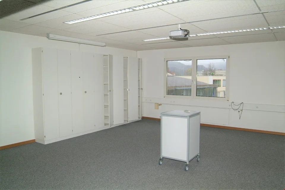 ruhiges Büro/Atelier mit guter Verkehrsanbindung