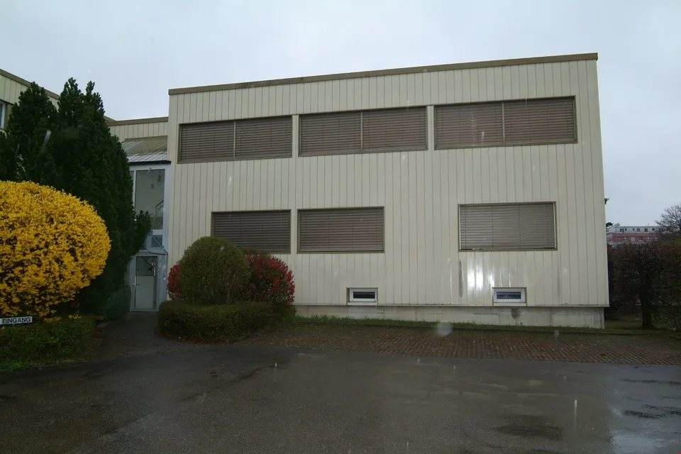 ruhiges Büro/Atelier mit guter Verkehrsanbindung