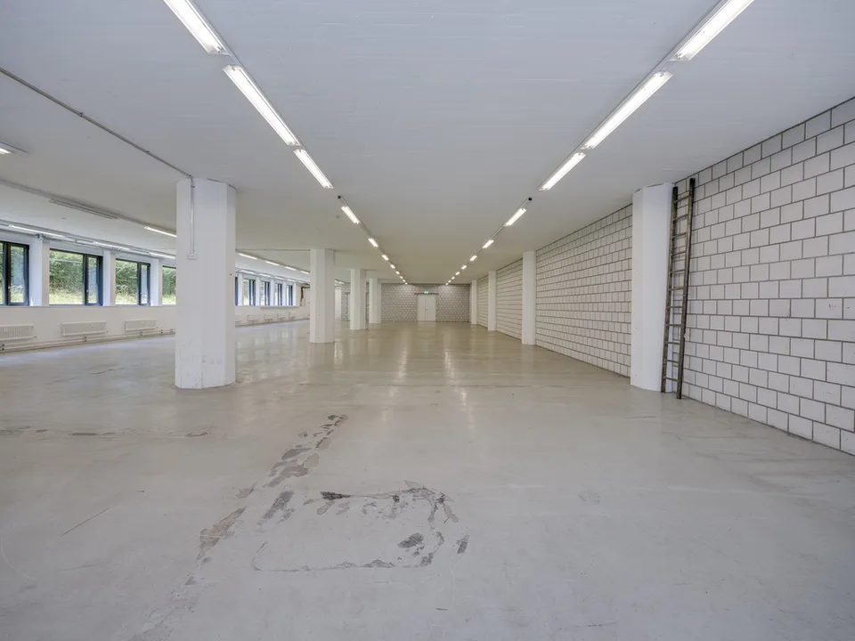Espaces flexibles dans le sous-sol au cœur de Köniz