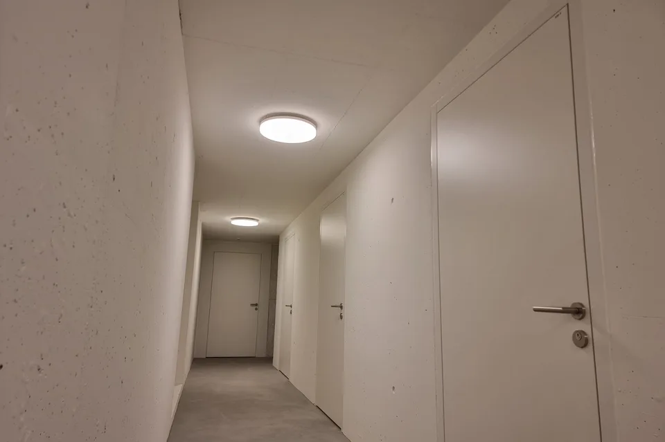 Lagerräume 6m2 und 16m2. Unkompliziert, modern und trocken.