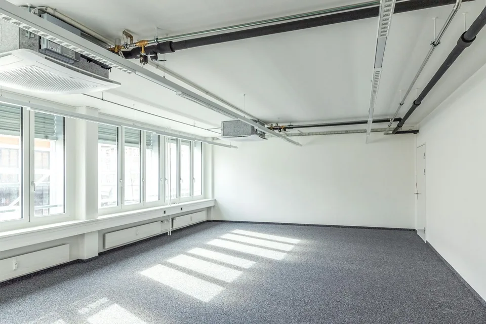 Neu sanierte Büroflächen - Optimale Erreichbarkeit und Teilbarkeit – Foto 8 von 9
