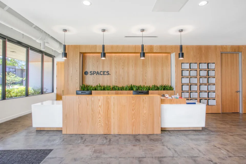Ufficio su misura per 3 persone a Spaces Quartier de l'Étang