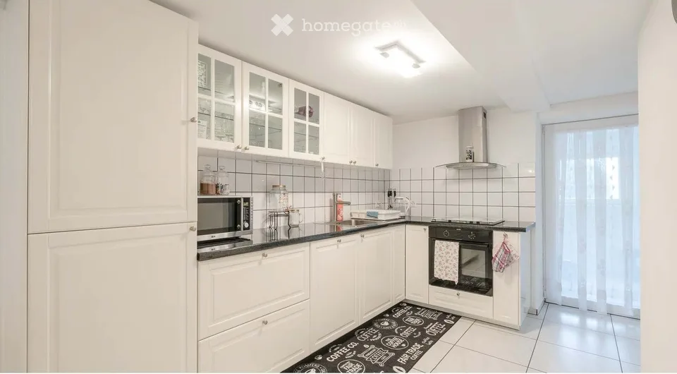 Delizioso appartamento di 4 locali con giardino in un edificio storico a Unterentfelden