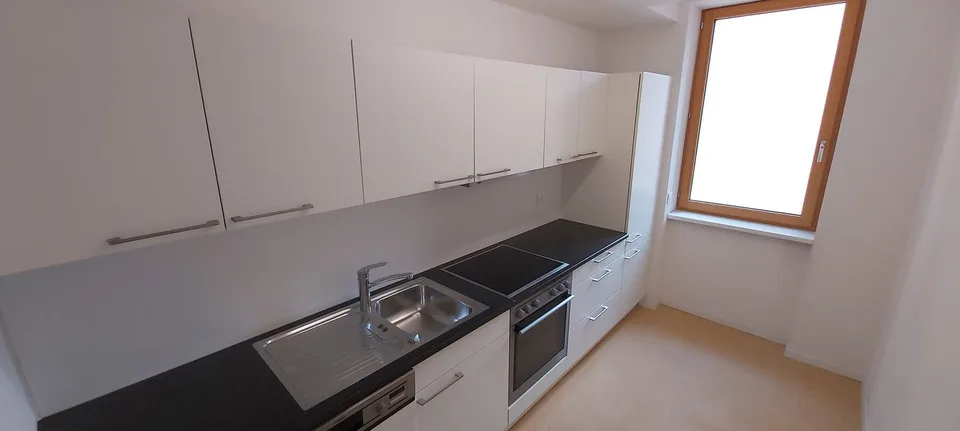 HELLDUNKLE 4.5 ZIMMER IN MINERGIE-GEBAUDE