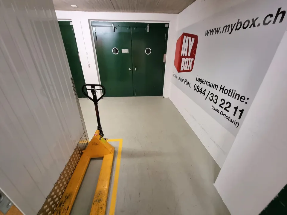 Locaux de stockage entre 1m3 et 64m3, flexibles et bon marché à louer. Pas de préavis.