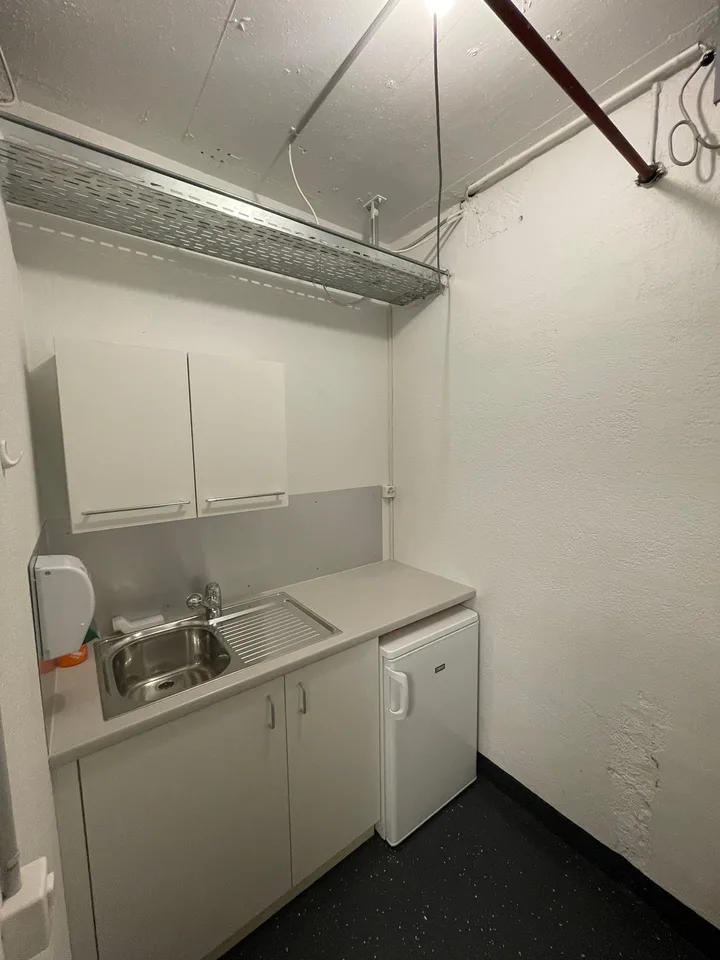 Office space in perfect traffic location and directly at Gümligen train station – photo 9 of 10