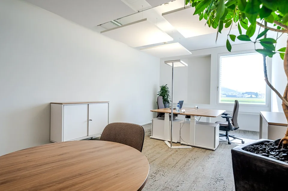 Flexibles bezugsbereites Büro mit 2 Arbeitsplätzen und div. Services