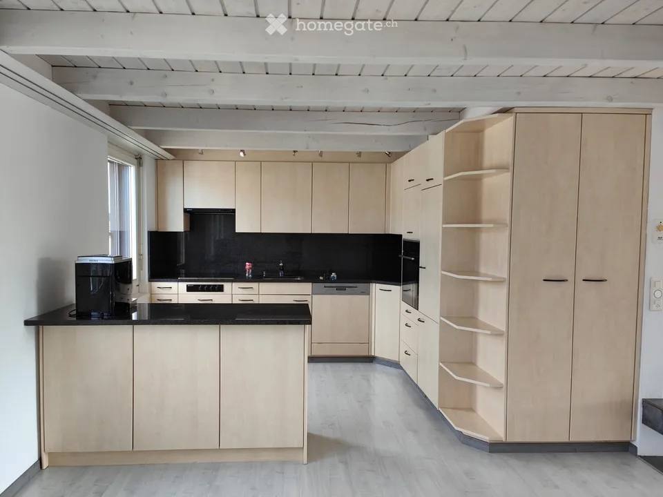 Schöne 4.5 Zimmer Maisonette Wohnung auf zwei Etagen