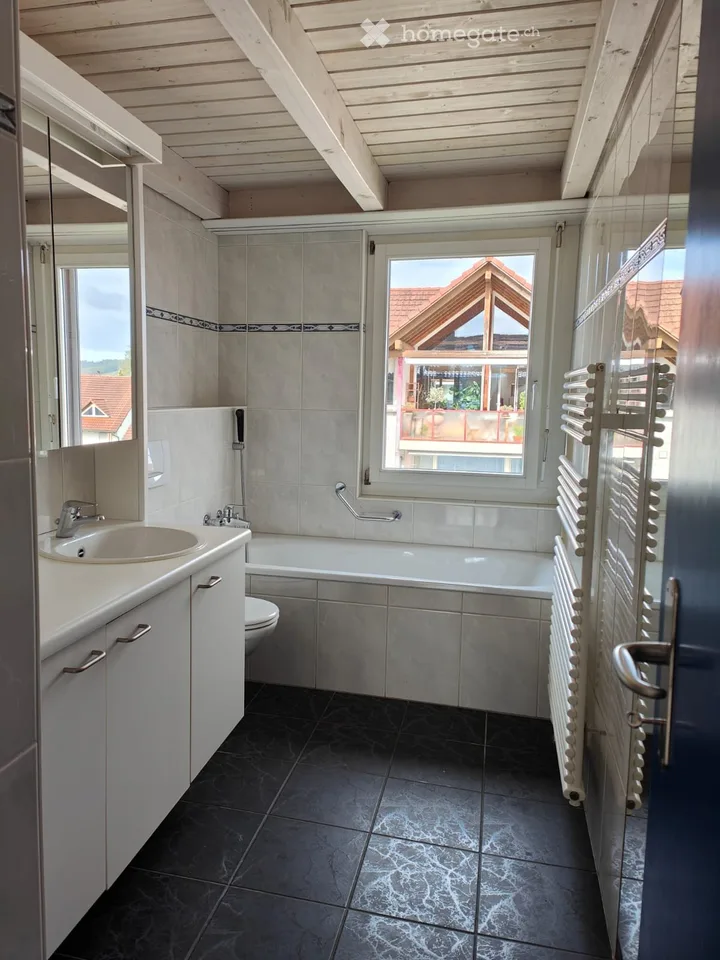 Schöne 4.5 Zimmer Maisonette Wohnung auf zwei Etagen