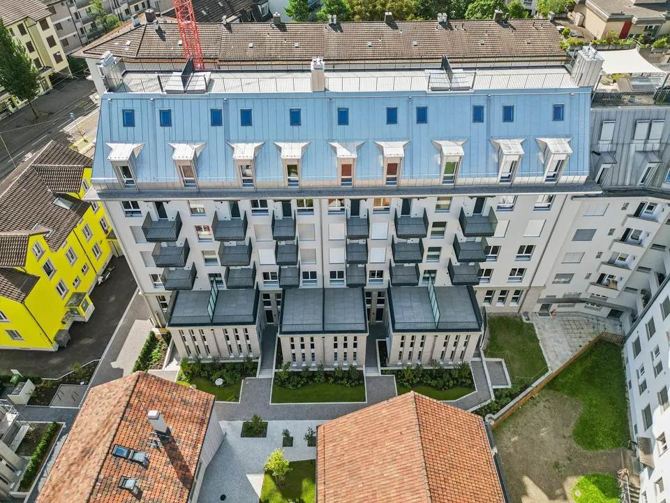 ERSTVERMIETUNG: 3.5-Zimmerwohnung an bester Lage in Zürich-Oerlikon