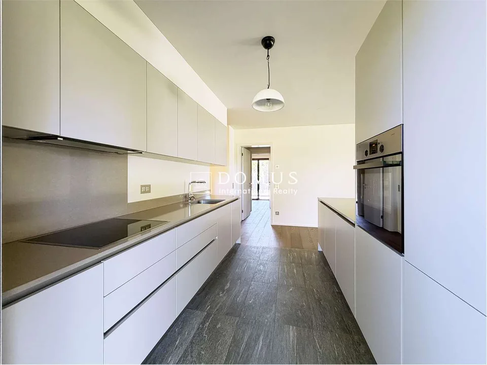 Elegantes Appartement mit Terrasse und Garten