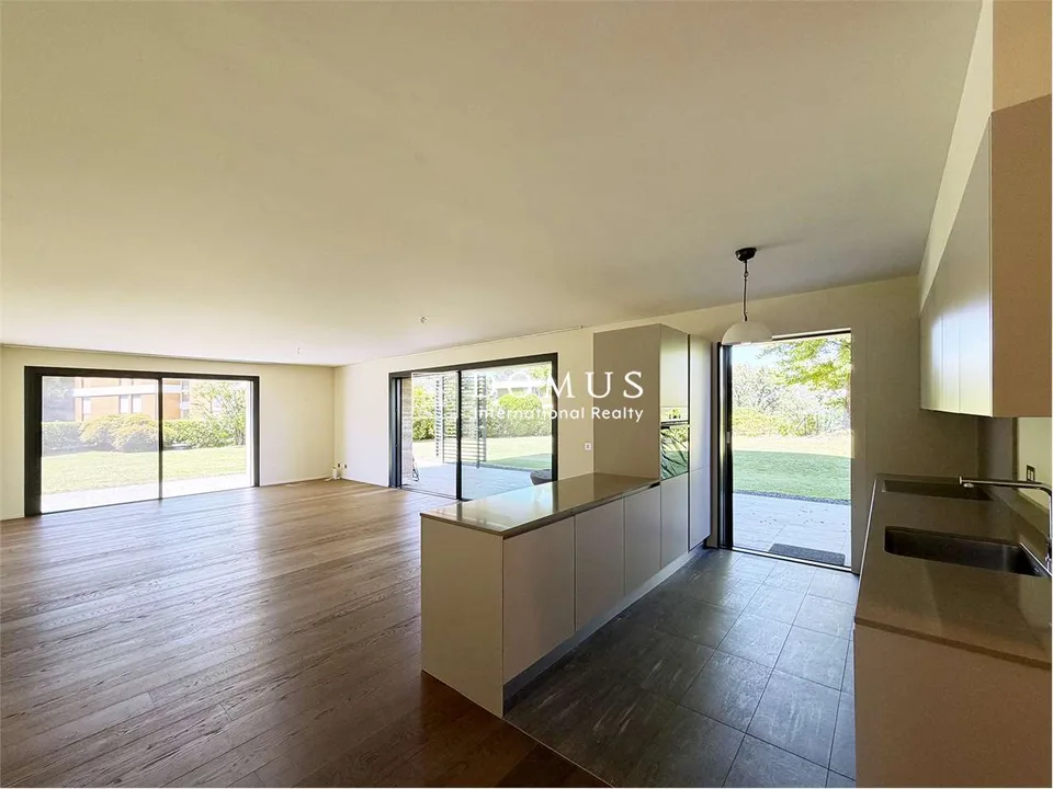 Elegantes Appartement mit Terrasse und Garten
