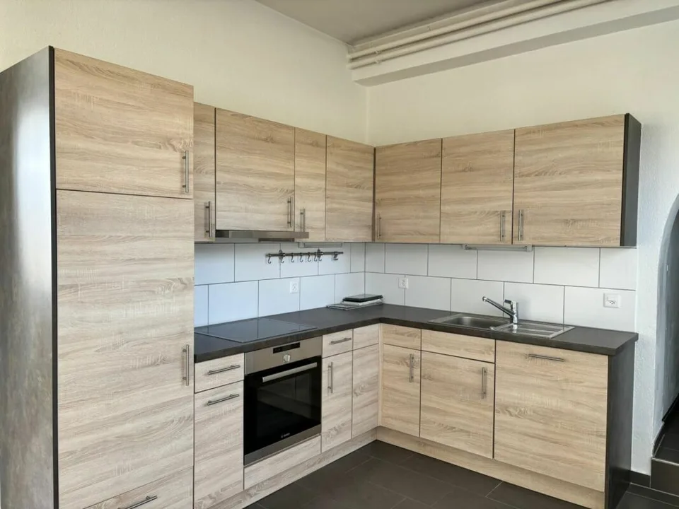 St-Imier, schönes 3.5-Zimmer-Loft-Apartment mit eigenem Garten